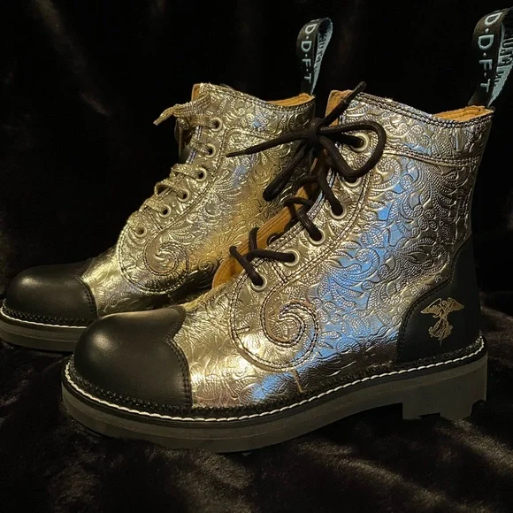 John Fluevog Limited Edition Platinum Derby Boots - Picture 6 of 16